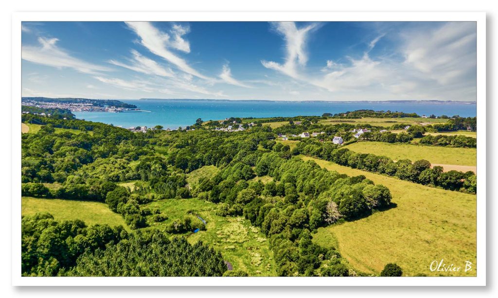 Vue aérienne de Douarnenez depuis le bois du Névez