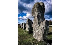 Lire la suite à propos de l’article Alignement de menhirs à Camaret